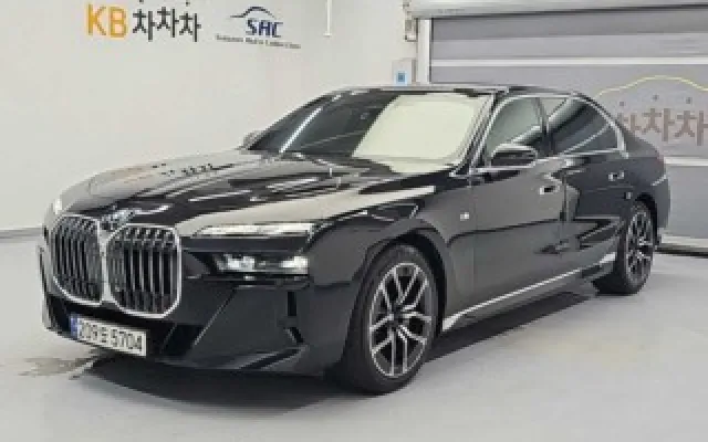 수원중고차경매사이트 7시리즈 (G70) 740i sDrive M 스포츠 매물 사진 5 - 2023/08 118,302km