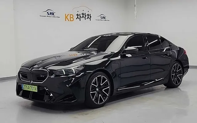 수원중고차경매사이트 M5 7세대 4.4 매물 사진 17 - 2025/10 17,526km